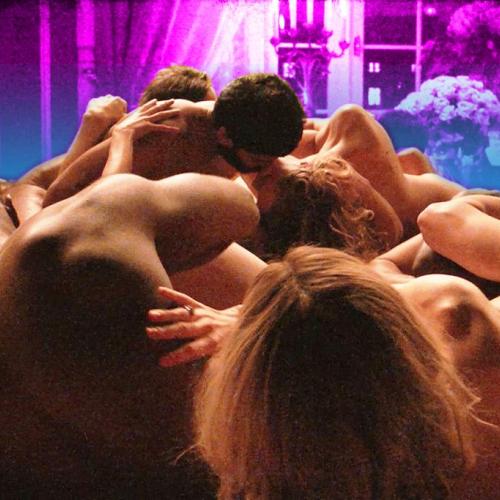 Como funciona uma orgia? 