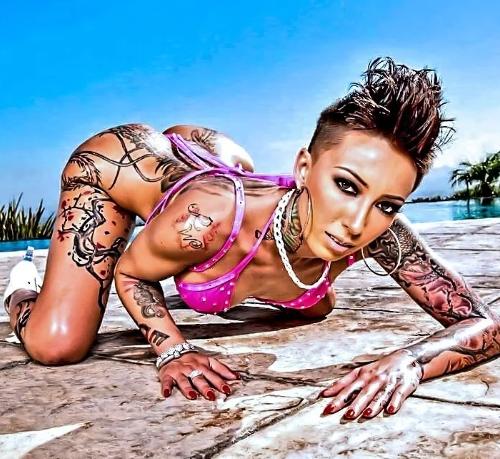 A SENSUALIDADE MARCADA NA PELE - BELLA BELLZ 