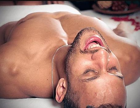 Como fazer uma massagem tântrica inesquecível no pênis do seu parceiro