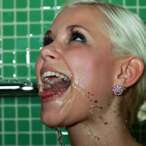 O que é Golden Shower – Tudo sobre esse fetiche