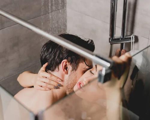 Sexo no banheiro: aproveitando o momento!